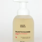MB Galactic Galactic Cleanse Foaming Apple & Oat Botanical Cleanser Daily Cleanser for All Skin Types <strong>+ papaya & mango enzymes</strong> Revitalize, renew & moisturize skin tone and texture with this refreshing blend of botanical fruit & polypeptide-enriched oat cleanser with <strong>Papaya</strong> & <strong>Mango</strong> enzyme antioxidants to brighten & clean without stripping skin. Formulated without sulfates or coconut surfactants. Application: Pump dispenser until foam visibly appears. Massage in circles using fingertips around the face to cleanse. Rinse with tepid-cool water, pat dry. <em>This is a refillable product.</em> Caution: For external use only. If irritation occurs, discontinue use. *Baby/Momma SAFE 250ml/8ozE